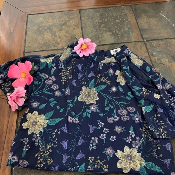 Old Navy flutter top - Picture 1 of 8
